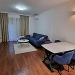 Master Quart Modern Apt. 27 ポドゴリツァ